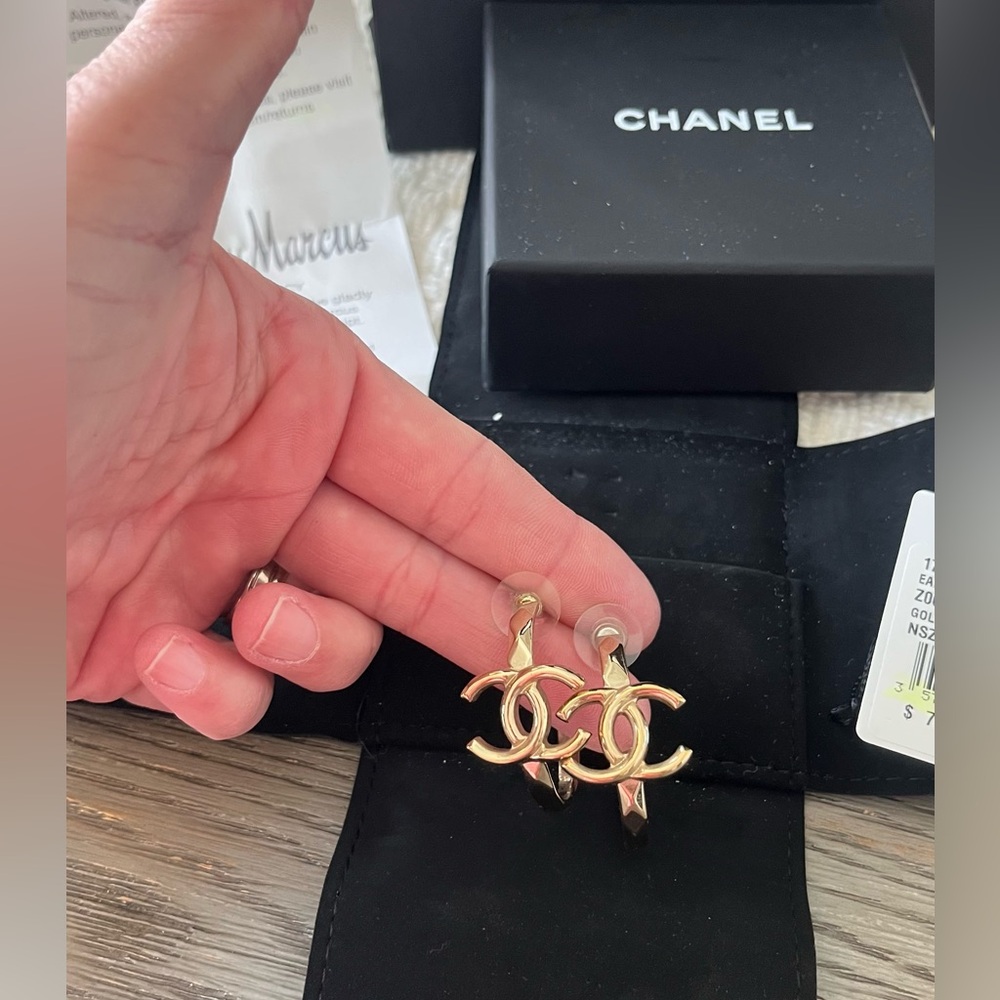 ❌SOLD❌CHANEL Authentic 17P Gold CC Logo Hoop Earrings - gently used!